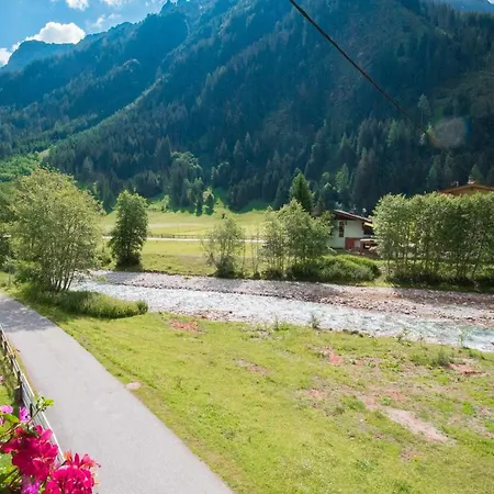 Pirschenhof Lantgård Gschnitz